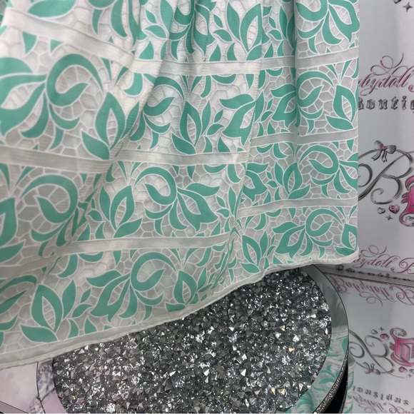 Avirate dress paisley zip up back Elegant blue Green and White Dress shiny - Picture 4 of 10